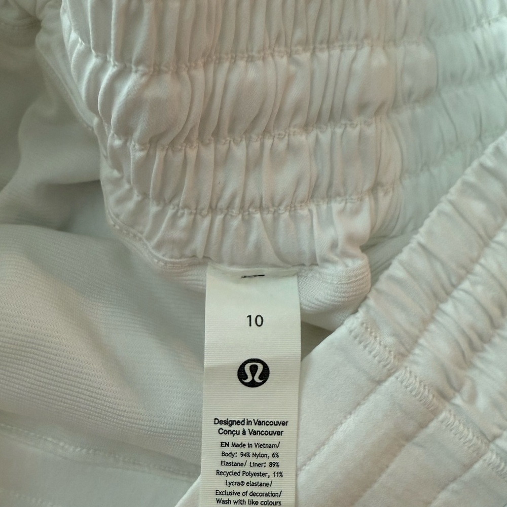 Lululemon Hotty Hot Shorts - Picture 3 of 7